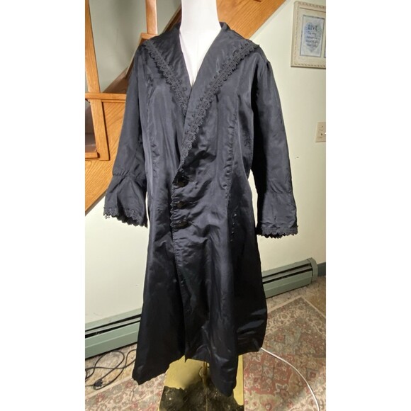 Vtg Edwardian Black Woman Coat Bell Sleeve Lace Trim Goth Vamp Whimsigoth Read - Picture 1 of 16